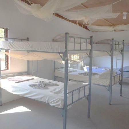 Atauro Dive Resort Backpackers Hostel Beloi Екстериор снимка